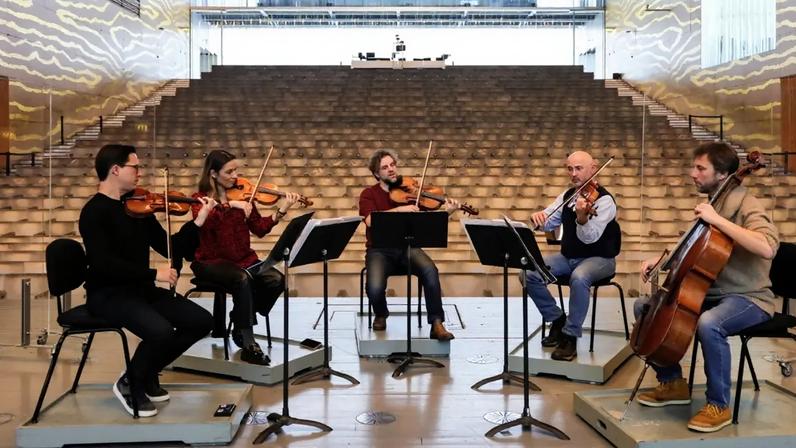 Imagem de contexto do artigo Concerto na redação JN: Solistas da CdM apresentam ciclo "Café com Nata"