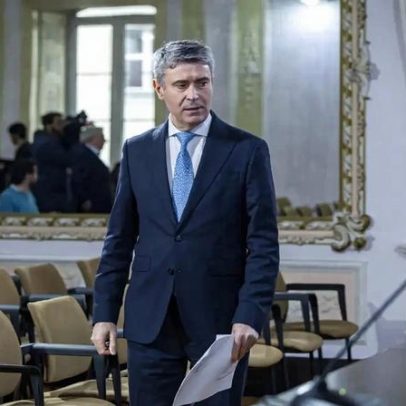 Carneiro aponta Luís Neves como "personalidade forte" num governo frágil