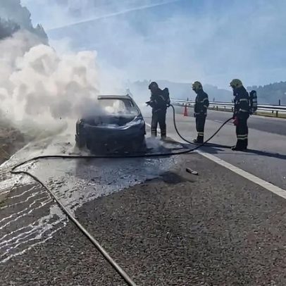 Carro da equipa de arbitragem incendia-se na A7