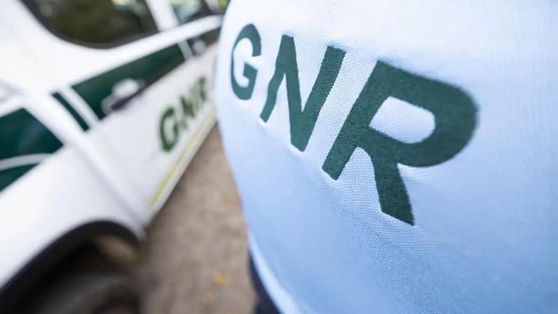 Segunda embarcação abandonada é encontrada no rio Mira com jerricãs de combustível