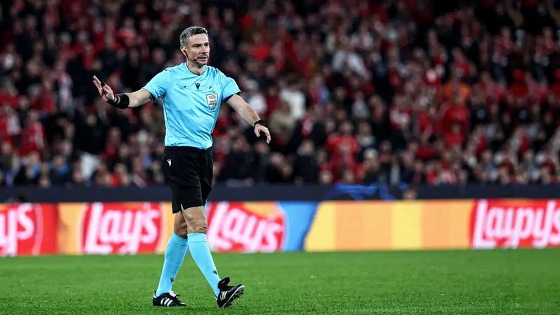 O árbitro Slavko Vincic