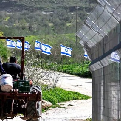 Livro de discursos de guerra de Zelensky com o JN