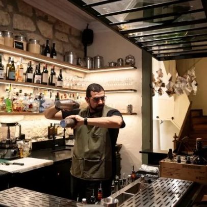 Postais do Mundo servidos a copo no Panóplia, Porto