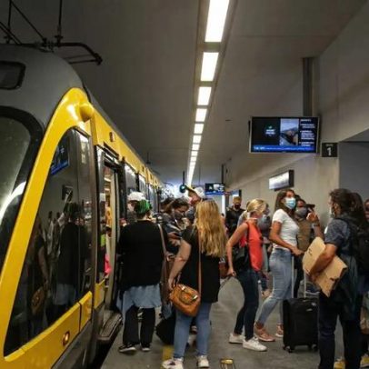 Homem esfaqueado em carruagem do metro na Trindade