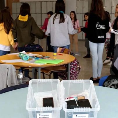 Movimento Menos Ecrãs, Mais Vida exige audiência com o ministro da Educação