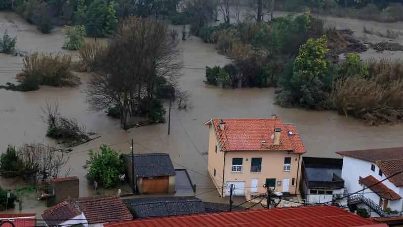 Imagem de contexto do artigo Governo aprovou alargamento dos apoios à reconstrução a todo o país