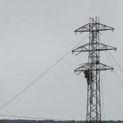 Reconstrução da energia em áreas afetadas pelo mau tempo quase concluída