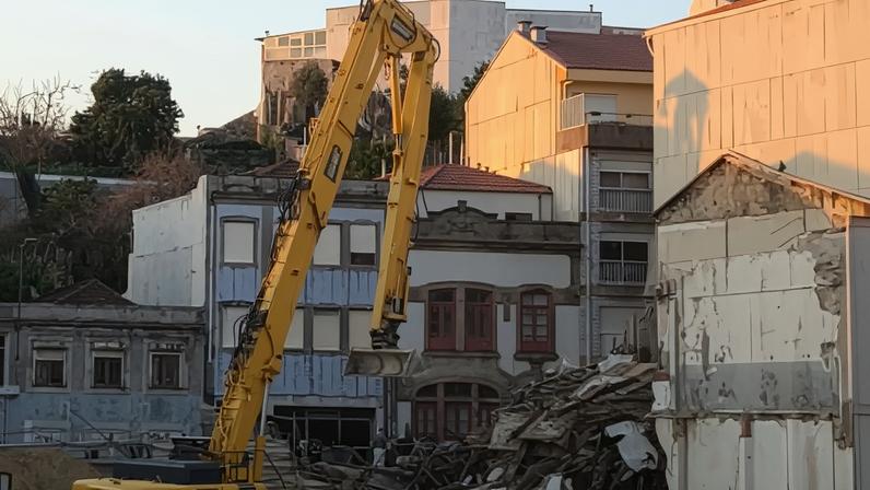 Rua do Bonfim é uma das mais movimentadas do Porto