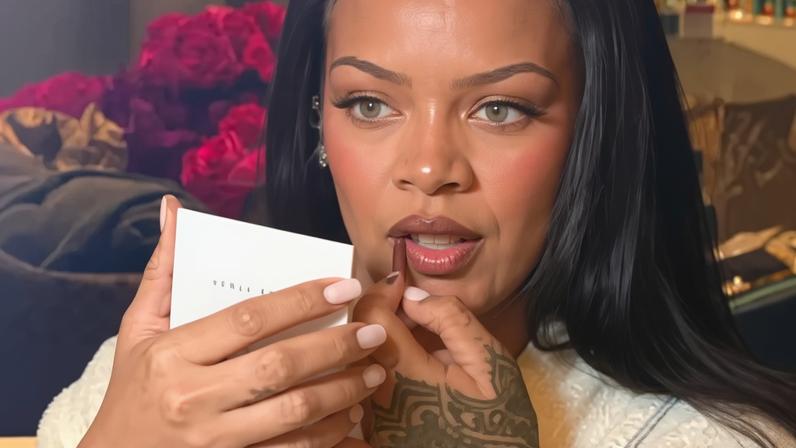 Cantora, compositora e empresária Rihanna