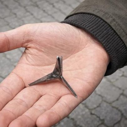 Suspeitos de furto lançam estelas perfuradoras e fogem da PSP em Xira