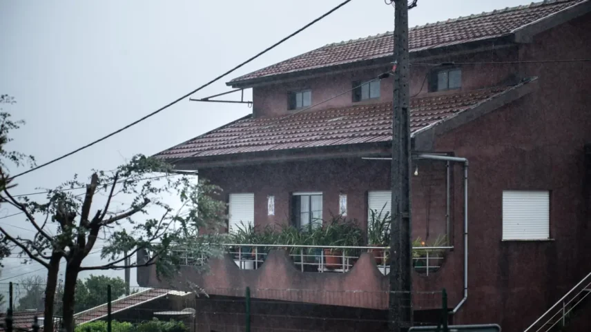 Inspetores da PJ baleados em Paredes pelo pai de suspeito de crimes sexuais