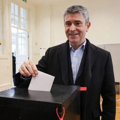 Carneiro apela ao voto e expressa solidariedade a quem teve vidas destruídas