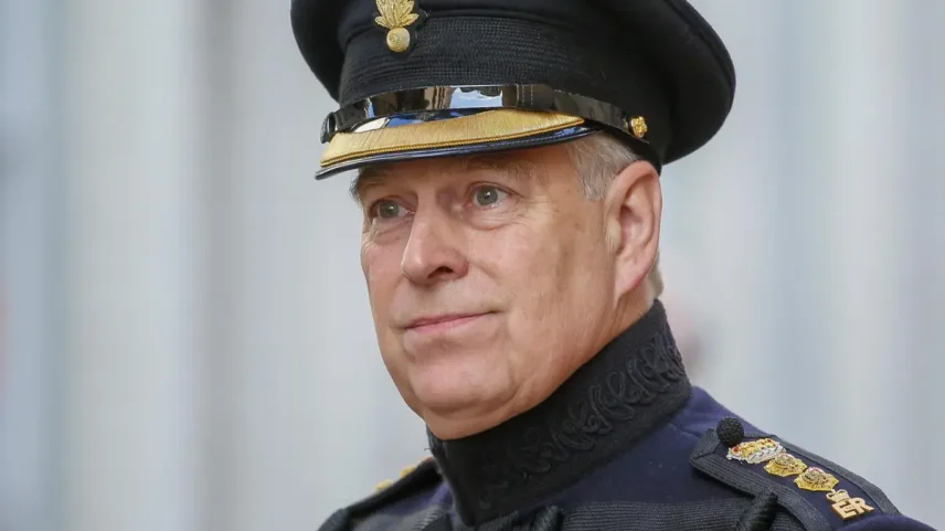 Ex-príncipe André era amigo do criminoso sexual Jeffrey Epstein