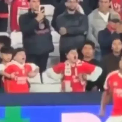 Benfica abre inquérito a adeptos que imitaram macacos na Luz