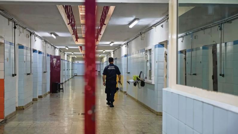 Arguido por tráfico de droga foi condenado a seis anos de prisão e a pagar uma indemnização de 10 mil euros à vítima