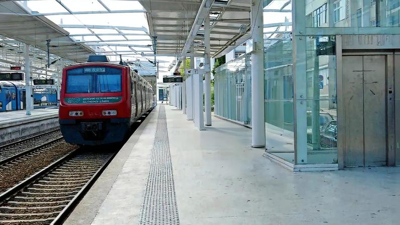 Linha de Sintra, a que mais passageiros transporta, no centro das preocupações