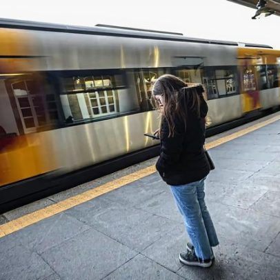 Avaria de comboio atrasa circulação entre Ermesinde e Porto Campanhã