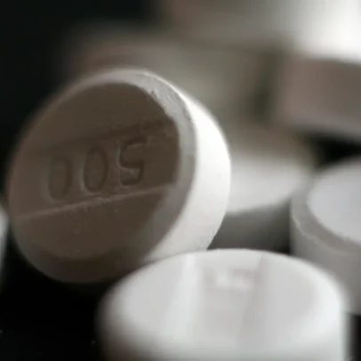 Como agir após intoxicação por paracetamol, segundo hepatologistas