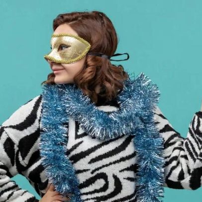 No Carnaval, a fantasia une diva da disco e poeta boémio