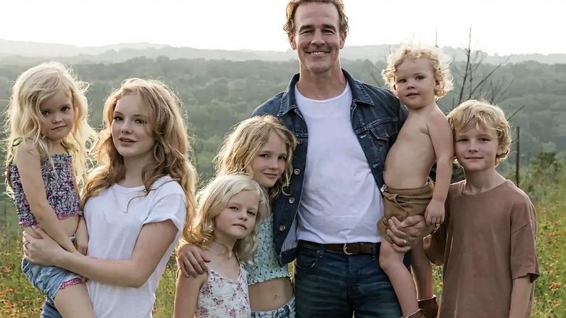 Cristiana Oliveira, soprano de Braga, e o tenor Carlos Cardoso entre os braços do maestro Rómulo de Assis