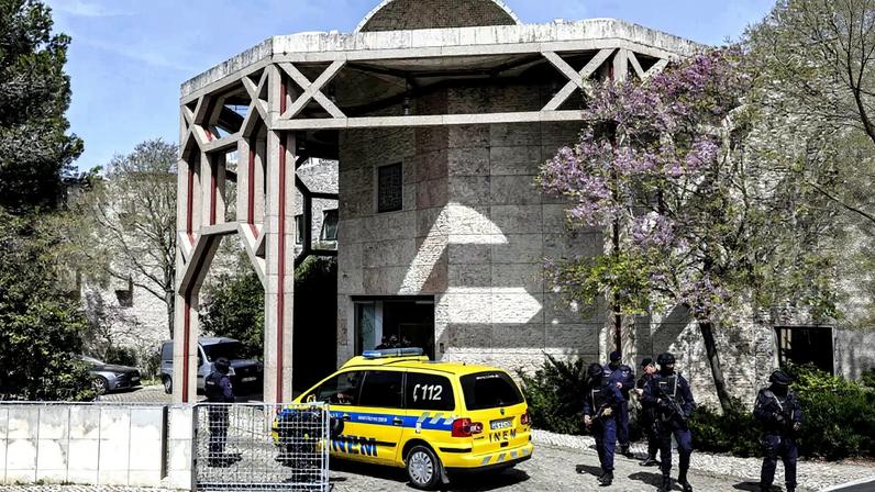 As vítimas mortais no ataque de 28 de março de 2023 foram duas mulheres portuguesas, de 24 e 49 anos, que trabalhavam no serviço de apoio aos refugiados do Centro Ismaili