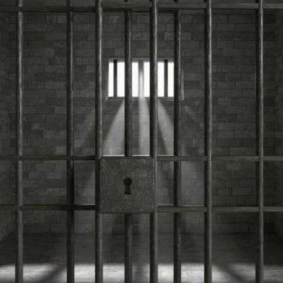 Prisão preventiva para suspeito de ameaçar sem-abrigo que roubou em Évora