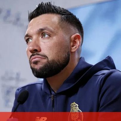 Conferência de imprensa de Farioli antevê jogo com o Arouca em directo