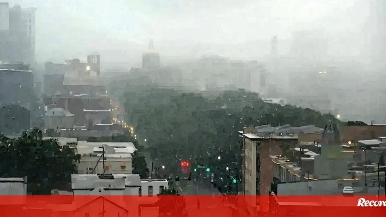 Neve, gelo e temperaturas perigosamente baixas afetaram grande parte dos Estados Unidos, com múltiplas áreas em estado de emergência enfrentando apagões e transtornos nos transportes.