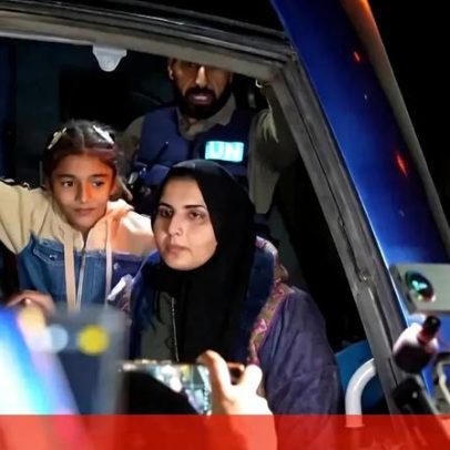 Palestiniana relata regresso a Gaza pela passagem de Rafah após ter sido vendada