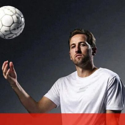 Harry Kane pronto a estrear as novas chuteiras Skechers