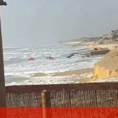 Bar de praia arrastado pelo mar na Fonte da Telha