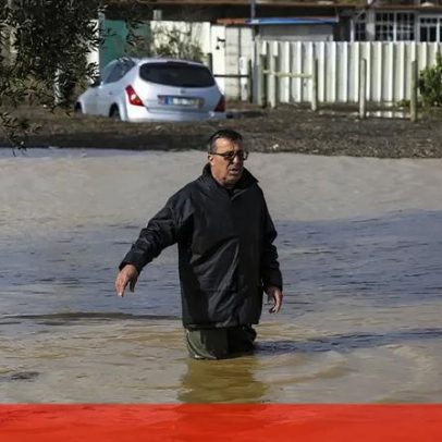 Caudal do Tejo reduz, mas Vila Nova da Barquinha continua inundada