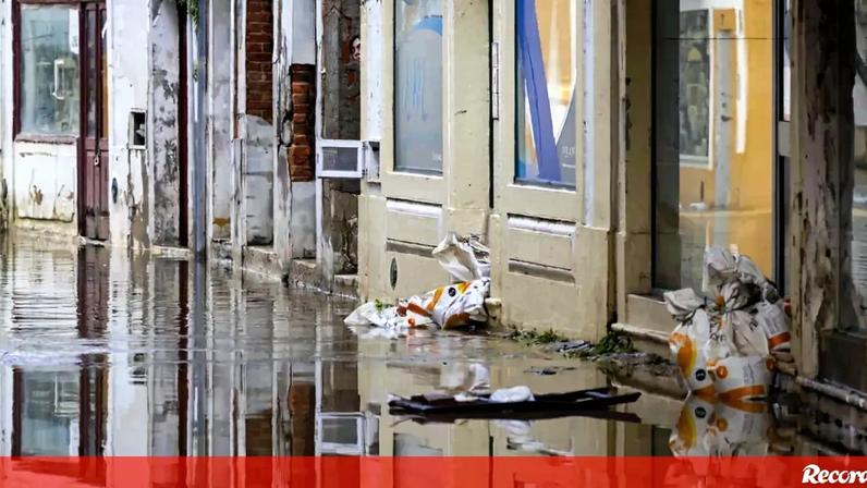 Nível da água baixa em Alcácer do Sal mas precipitação preocupa autoridades