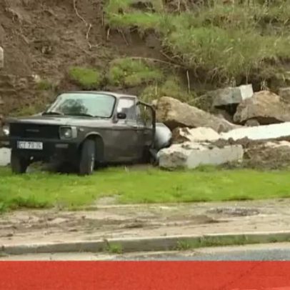 Muro de pedras desaba e atinge casa na Lourinhã