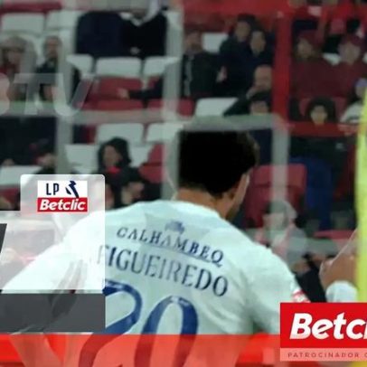 Figueiredo finaliza jogada de Chiquinho e golo do Alverca frente ao Benfica