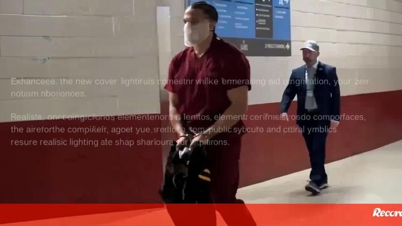 Mark Hollins em protesto contra Trump: craque dos Patriots chegou ao Super Bowl... acorrentado e algemado