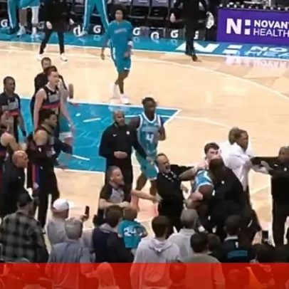 Pistons e Hornets trocam agressões e jogo termina com 4 expulsões