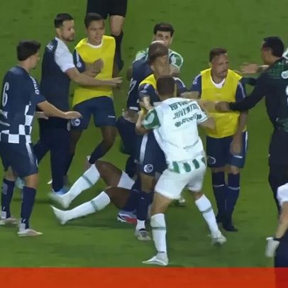 Pancadaria entre jogadores do Juventude e do São José provoca confusão