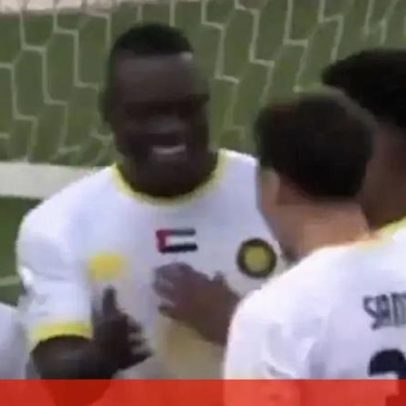 Balotelli já marca e fatura nos Emirados Árabes Unidos