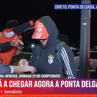 Benfica chega aos Açores com parabéns a Otamendi