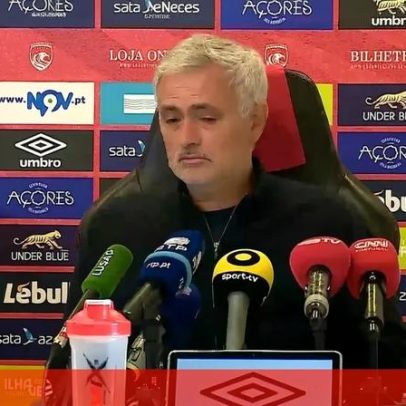 Mourinho acusa arbitragem no discurso do treinador do Benfica
