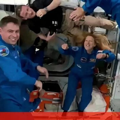 Astronautas chegam à ISS para substituir tripulação retirada por segurança