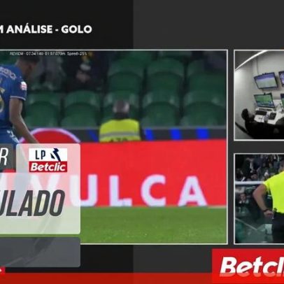 Golo de Famalicão anulado após revisão do VAR em Alvalade