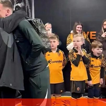 Atitude de jogadores do Chelsea provoca revolta na Inglaterra
