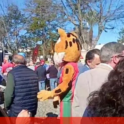 Mascote do basquetebol pratica ciclismo; Blitz na Volta ao Algarve