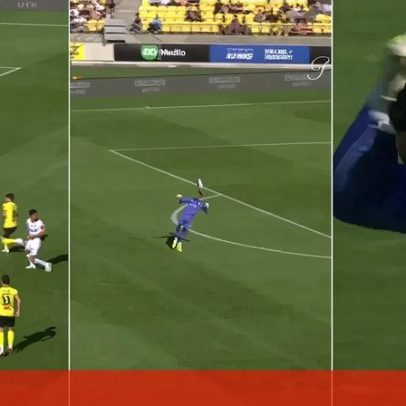 Guarda-redes australiano marca autogolo e é substituído ao intervalo