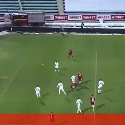 Golo de bicicleta decide dérbi na Bulgária