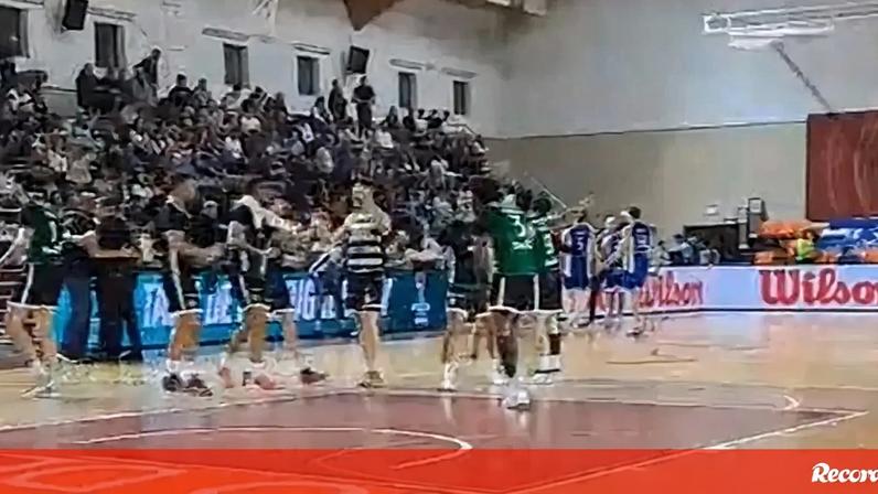 Leões levantam troféu no Algarve