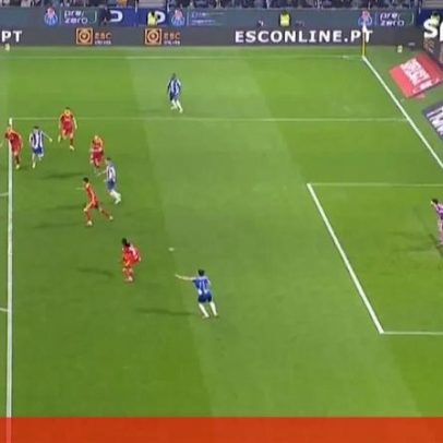 Golo do FC Porto anulado por 8 centímetros