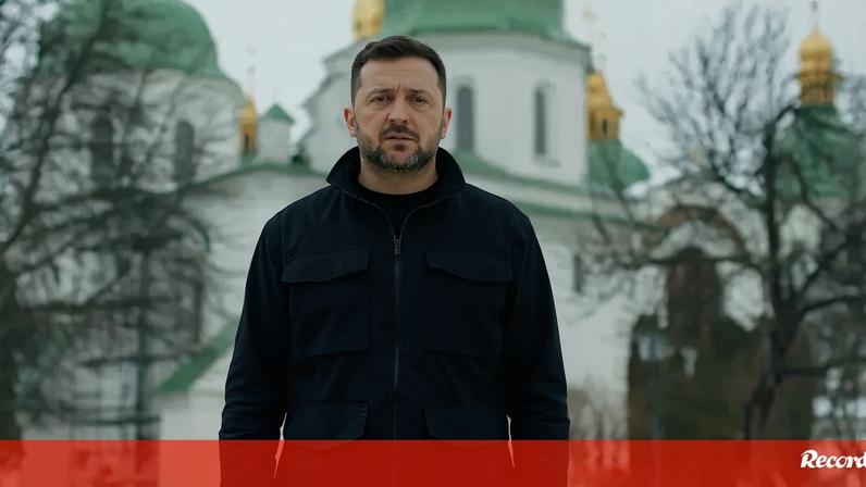 «Putin não quebrou os ucranianos»: Zelensky assinala os quatro anos de guerra e elogia resistência da Ucrânia